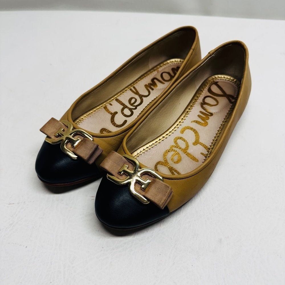 Sam Edelman Tan and Black Flats with Gold Buckle 7.5